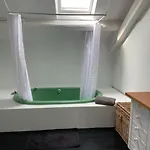 Grande Independante, Charme, Calme Sur Jardin, Centre, Acces Prive Par Escalier De L'immeuble, Sdb & Wc Prives, 10 Minutes Gare Et Palais Des Congres Διαμέρισμα