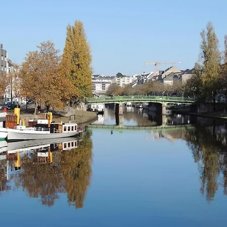 Grande Independante, Charme, Calme Sur Jardin, Centre, Acces Prive Par Escalier De L'immeuble, Sdb & Wc Prives, 10 Minutes Gare Et Palais Des Congres * Nantes