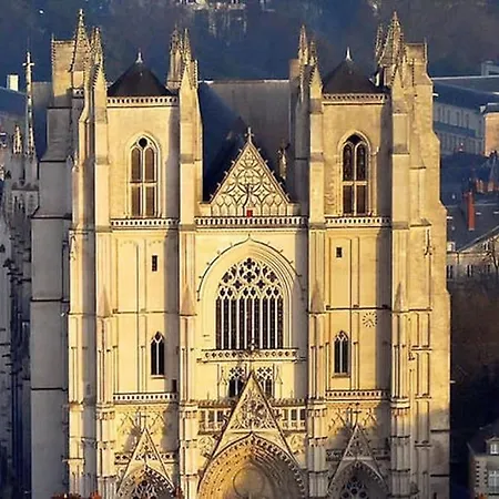 Grande Independante, Charme, Calme Sur Jardin, Centre, Acces Prive Par Escalier De L'immeuble, Sdb & Wc Prives, 10 Minutes Gare Et Palais Des Congres 아파트